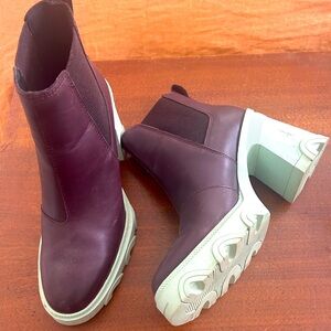 Sorel Waterproof Brex Contrast Heel Chelsea Boots 7.5